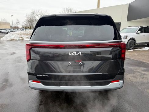 New 2026 Kia Carnival LX FWD image 7
