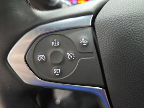 Used 2023 Chevrolet Traverse LT w/ Rear Camera Mirror Package image 18