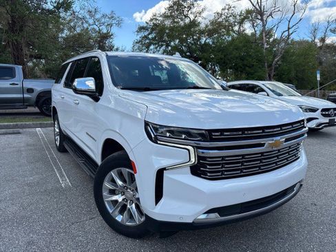 Used 2023 Chevrolet Suburban Premier image 4