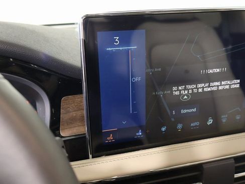 New 2026 Lincoln Corsair Reserve w/ Jet Appearance Package FWD image 8