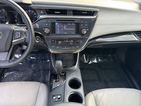 Used 2014 Toyota Avalon XLE image 2