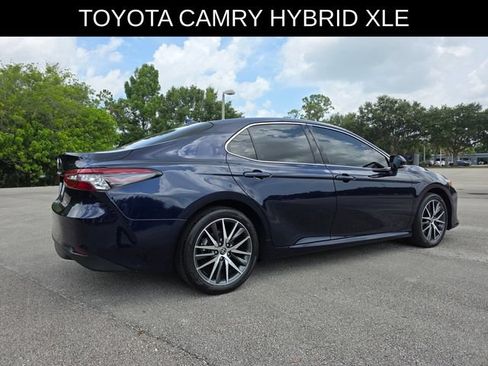 Used 2022 Toyota Camry XLE FWD image 3