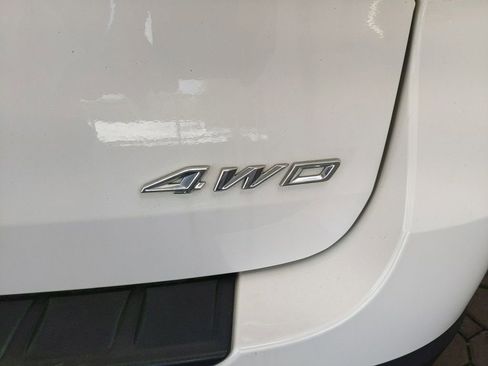 Used 2022 Ford Explorer XLT w/ Equipment Group 202A AWD/4WD image 9