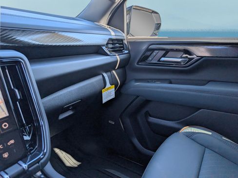 New 2026 GMC Yukon XL AT4 image 32