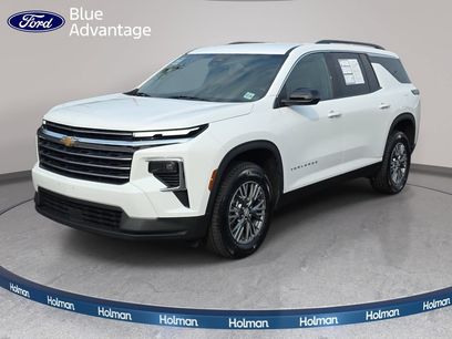 Used 2025 Chevrolet Traverse LT