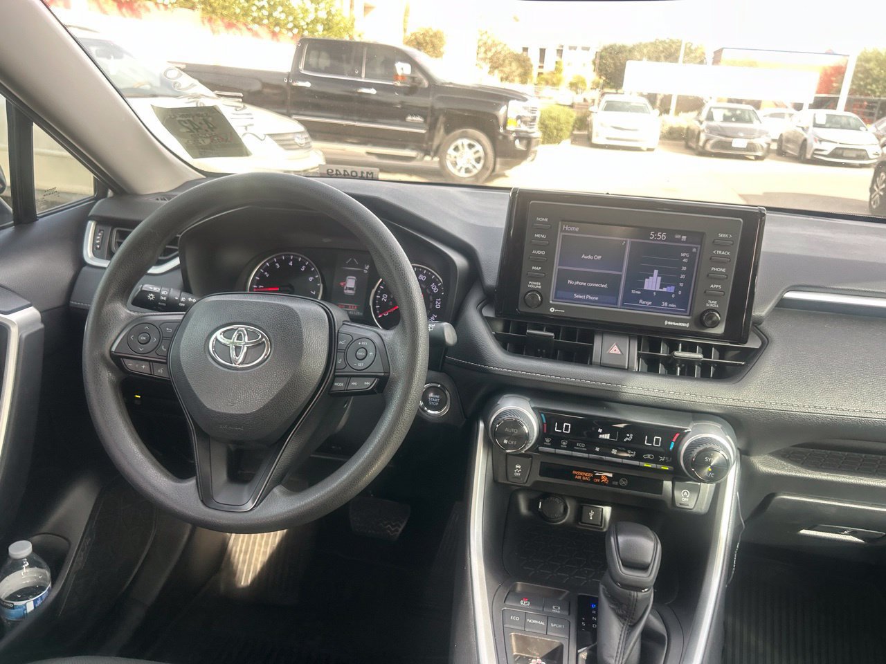 Used 2022 Toyota RAV4 XLE w/ Convenience Package FWD image 10