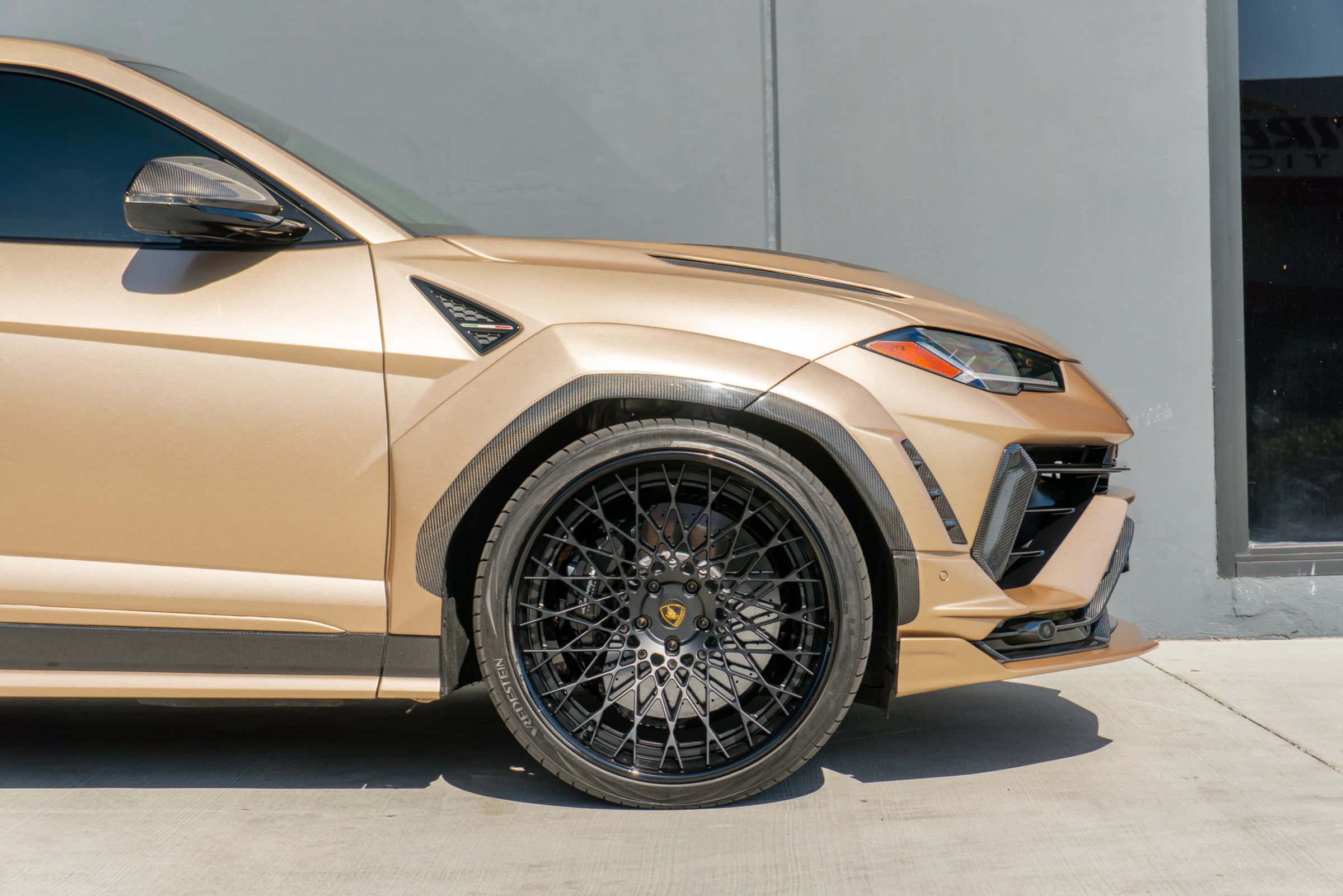 Used 2023 Lamborghini Urus Performante AWD/4WD image 37