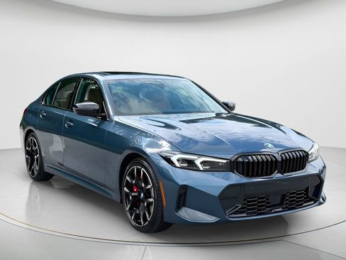 New 2026 BMW 330i Sedan w/ M Sport Package RWD image 3