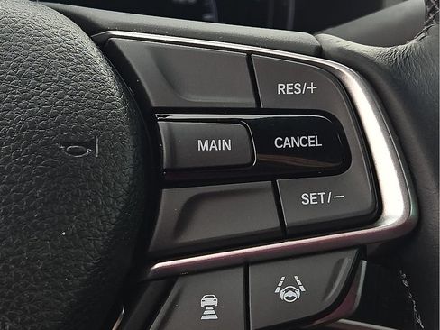 Used 2018 Honda Accord Sport image 17