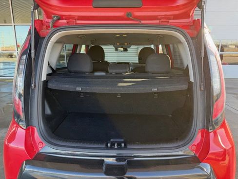 Used 2016 Kia Soul + image 5