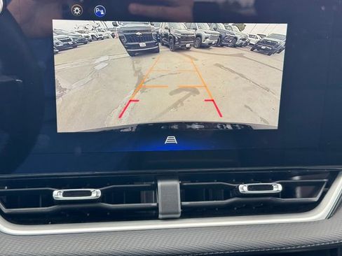 Used 2025 Chevrolet Equinox LT FWD image 13