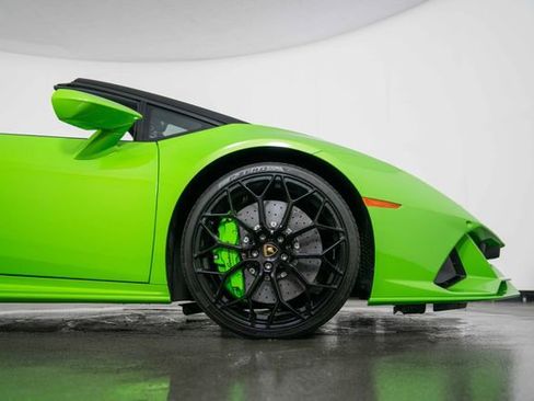Used 2023 Lamborghini Huracan EVO AWD/4WD image 11