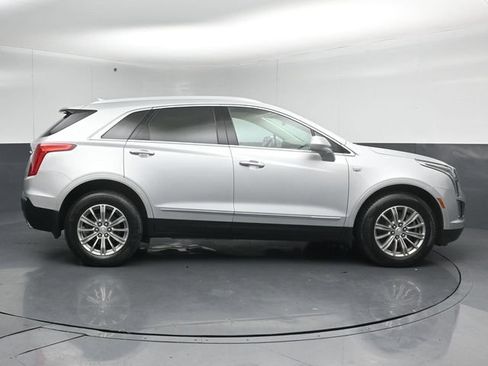 Used 2017 Cadillac XT5 Luxury w/ Driver Awareness Package AWD/4WD image 8