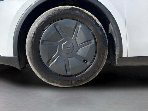 Used 2026 Tesla Model Y AWD image 8