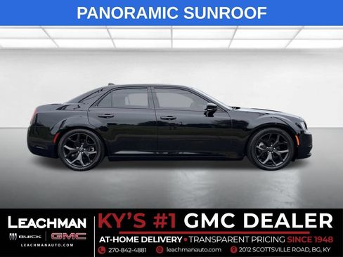 Used 2022 Chrysler 300 S RWD image 2