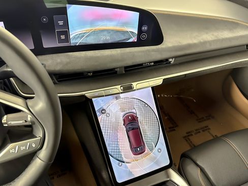 Used 2025 Lucid Air Grand Touring image 18