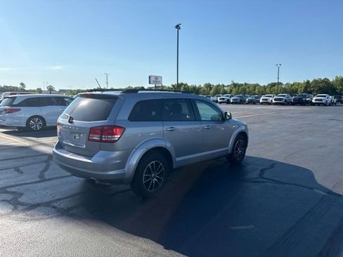 Used 2018 Dodge Journey SE w/ Blacktop Package FWD image 12