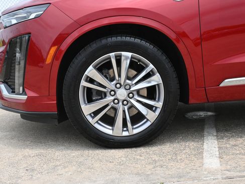 Used 2024 Cadillac XT6 Premium Luxury w/ LPO, Floor Liner Package FWD image 29
