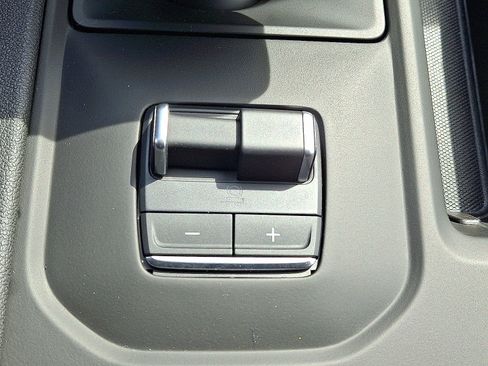 Used 2025 GMC Sierra 1500 AT4 w/ Technology Package AWD/4WD image 27