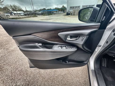 Used 2019 Nissan Murano Platinum w/ Cargo Package FWD image 21