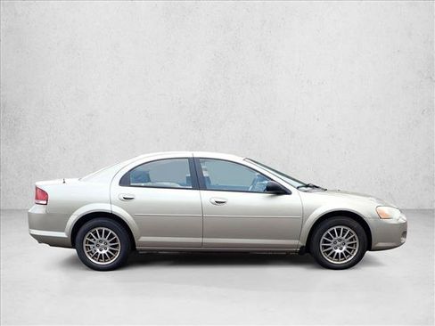 Used 2006 Chrysler Sebring Sedan FWD image 4