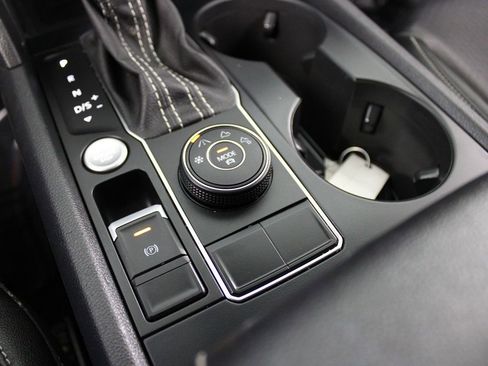 Used 2022 Volkswagen Atlas SE image 23