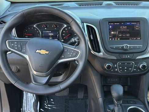 Used 2022 Chevrolet Equinox LT FWD image 10