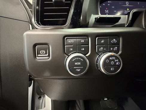 Used 2024 GMC Sierra 1500 AT4 w/ Technology Package AWD/4WD image 26
