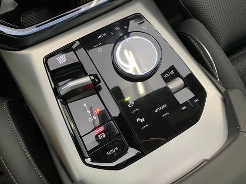 Used 2025 BMW X3 xDrive30i w/ Premium Package image 28