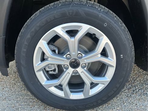 New 2025 Jeep Compass Latitude w/ Convenience Group image 12