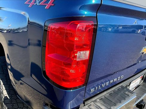 Used 2018 Chevrolet Silverado 1500 LT w/ All Star Edition AWD/4WD image 28