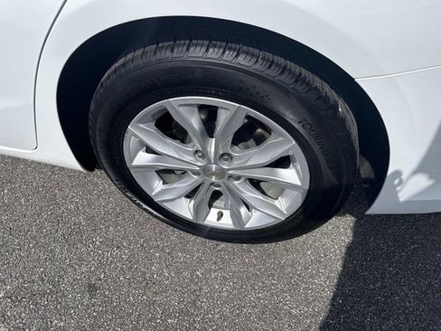 Used 2022 Chevrolet Malibu LT FWD image 17