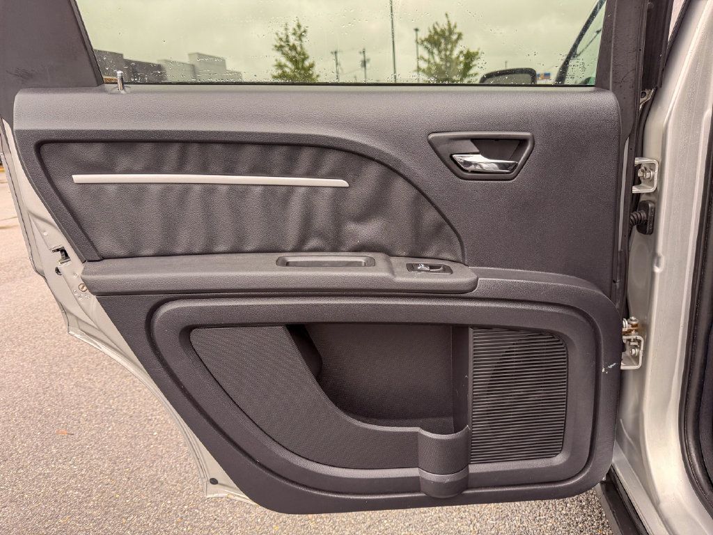 Used 2010 Dodge Journey SXT w/ Flexible Seating Group FWD image 11