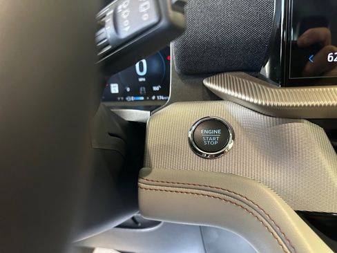 Used 2025 Ford Explorer Active w/ Active Comfort Package image 23