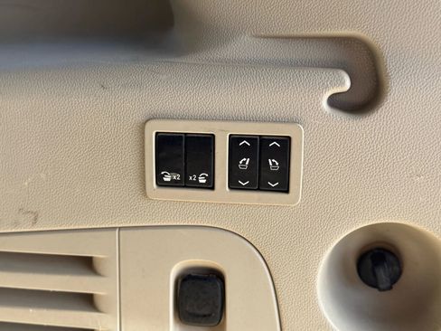 Used 2015 Cadillac Escalade ESV Premium image 8