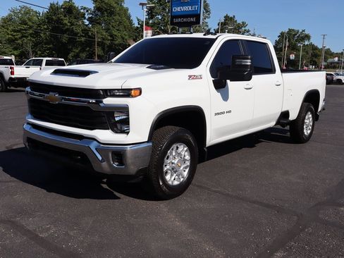 Used 2024 Chevrolet Silverado 3500 LT w/ Z71 Off-Road Package image 24