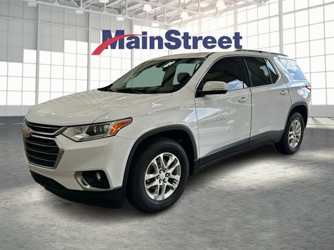 Used 2020 Chevrolet Traverse LT FWD image 1