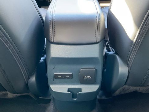 New 2025 Ford Maverick Lariat w/ Black Appearance Package image 29