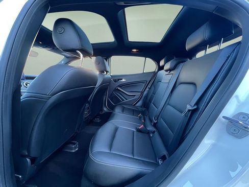 Used 2019 Mercedes-Benz GLA 250 4MATIC image 16