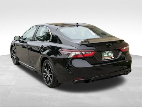 Used 2023 Toyota Camry SE AWD/4WD image 7