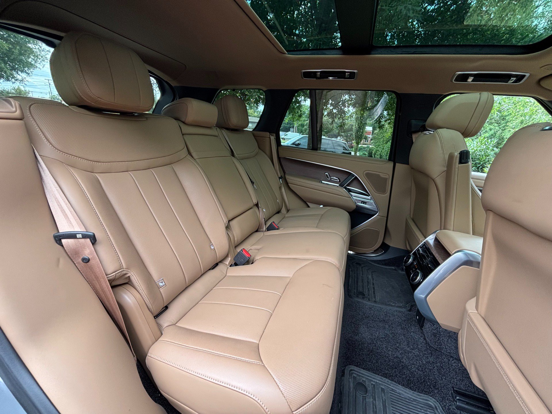 Used 2025 Land Rover Range Rover SE AWD/4WD image 21