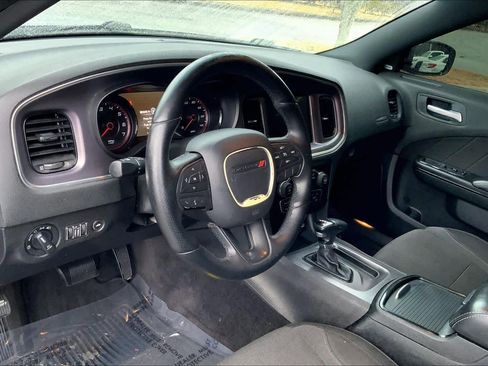 Used 2017 Dodge Charger SXT w/ Blacktop Package image 17