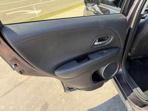 Used 2018 Honda HR-V EX-L image 14