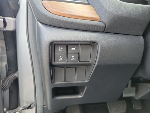 Used 2018 Honda CR-V Touring image 25