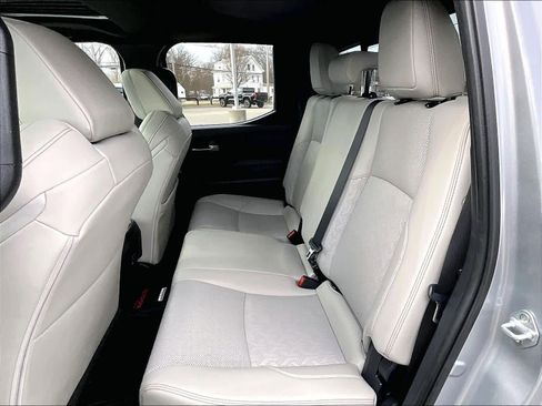 Used 2024 Toyota Tacoma Limited w/ Limited Package (LT) image 15