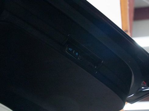 Used 2022 Ford Explorer Limited image 21