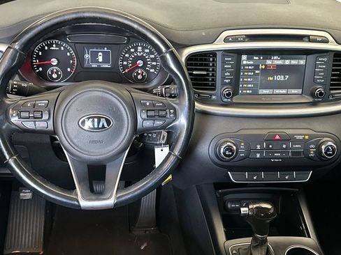 Used 2017 Kia Sorento FWD w/ LX Convenience Package image 15