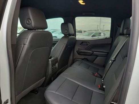 Used 2025 Chevrolet Colorado Trail Boss image 9