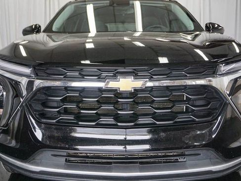 Used 2024 Chevrolet Trax LT w/ Driver Confidence Package image 3