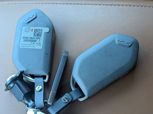 Used 2025 Kia Telluride EX X-Line image 33